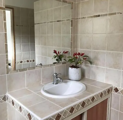 130m2 Qui Surplombe La Baie De Vue Citadelle 칼비