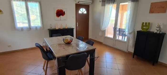 130m2 Qui Surplombe La Baie De Vue Citadelle * 칼비